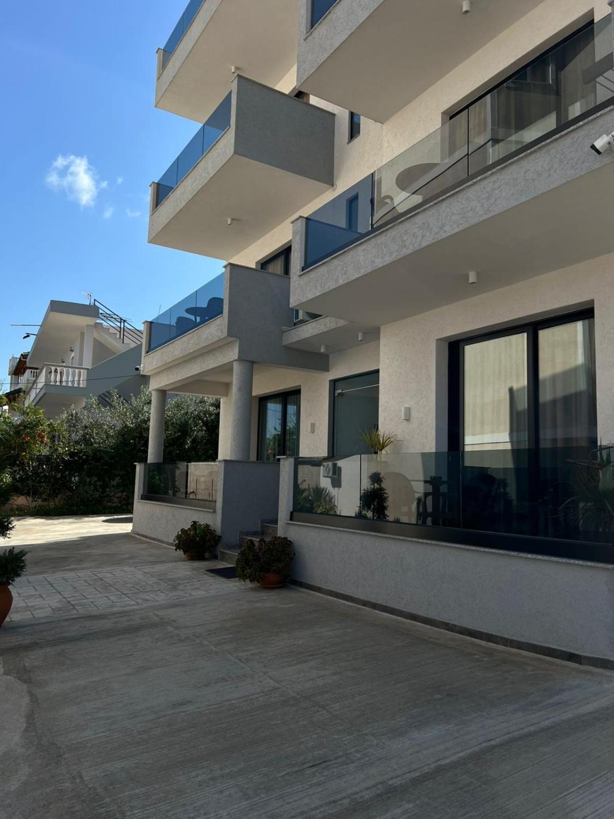 Feniks Hotel Ksamil Exterior photo