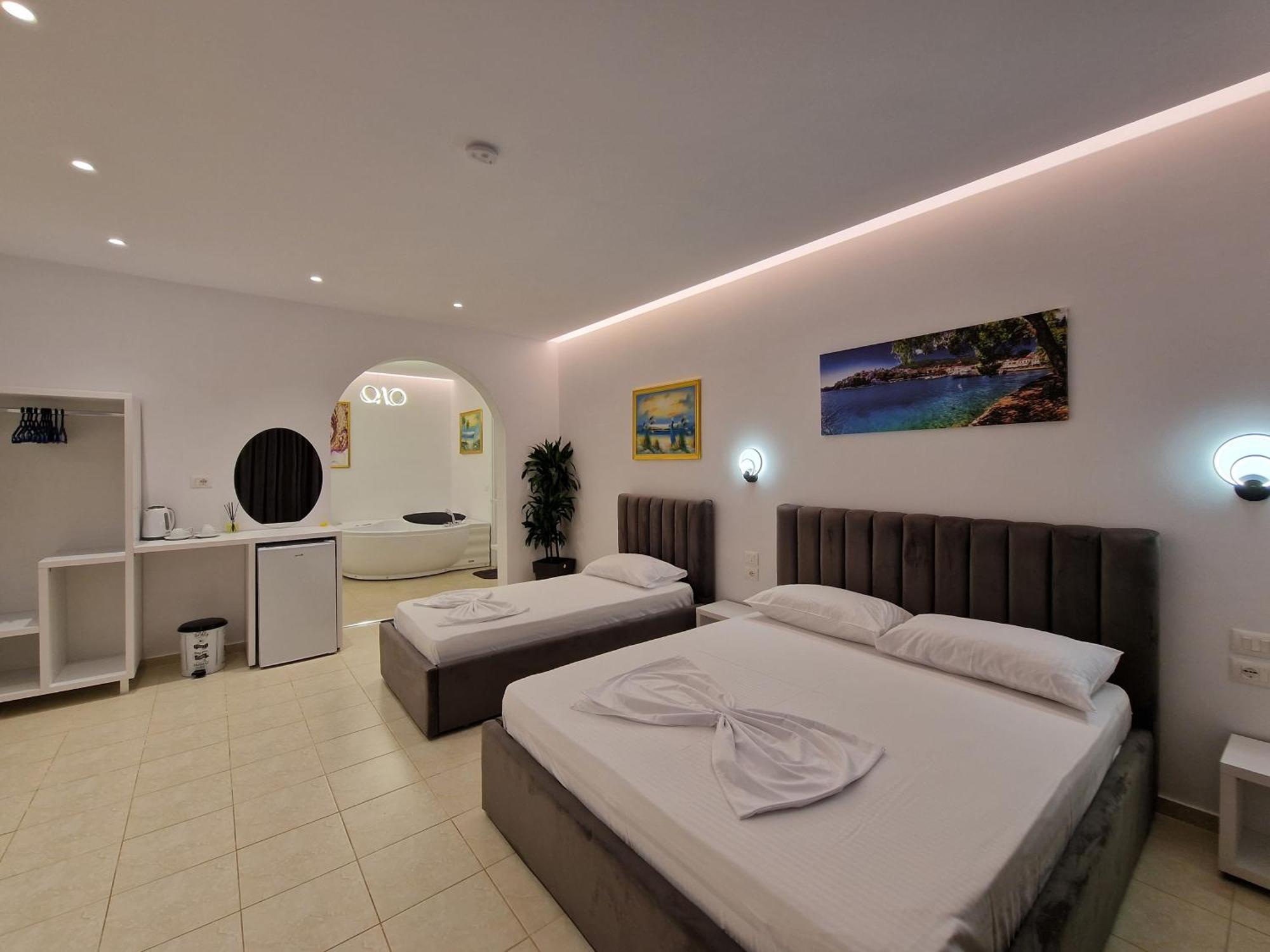 Feniks Hotel Ksamil Exterior photo