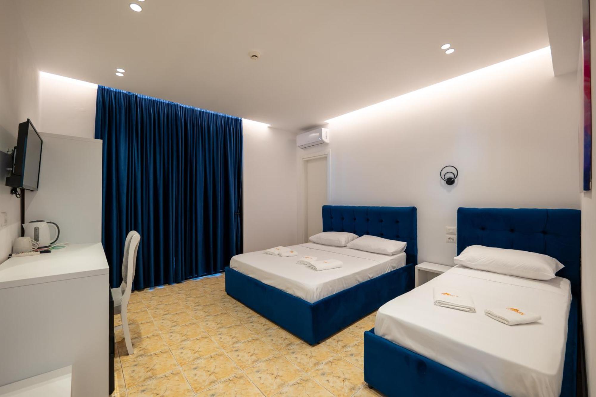 Feniks Hotel Ksamil Exterior photo